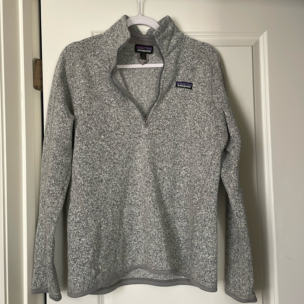 Patagonia women’s quarter zip heather grey pullover. Size large.